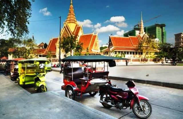 77 Les 5 moyens pour se déplacer à Phnom Penh, applications de VTC