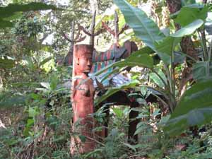 Ratanakiri village voeung sai  minorites Tampouns totem funéraire cimetière
